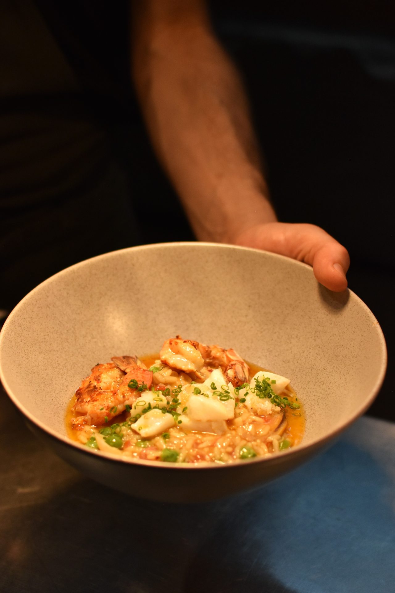 Plato de arroz y langostinos