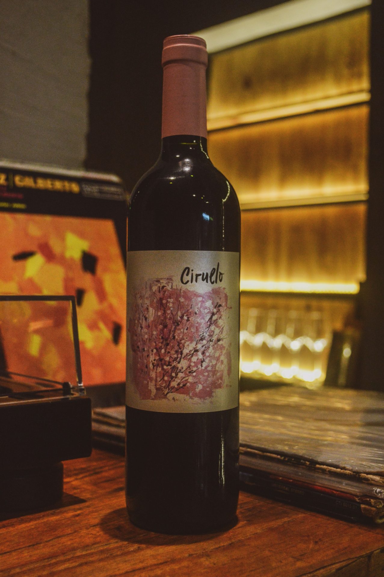 Vino en la mesa